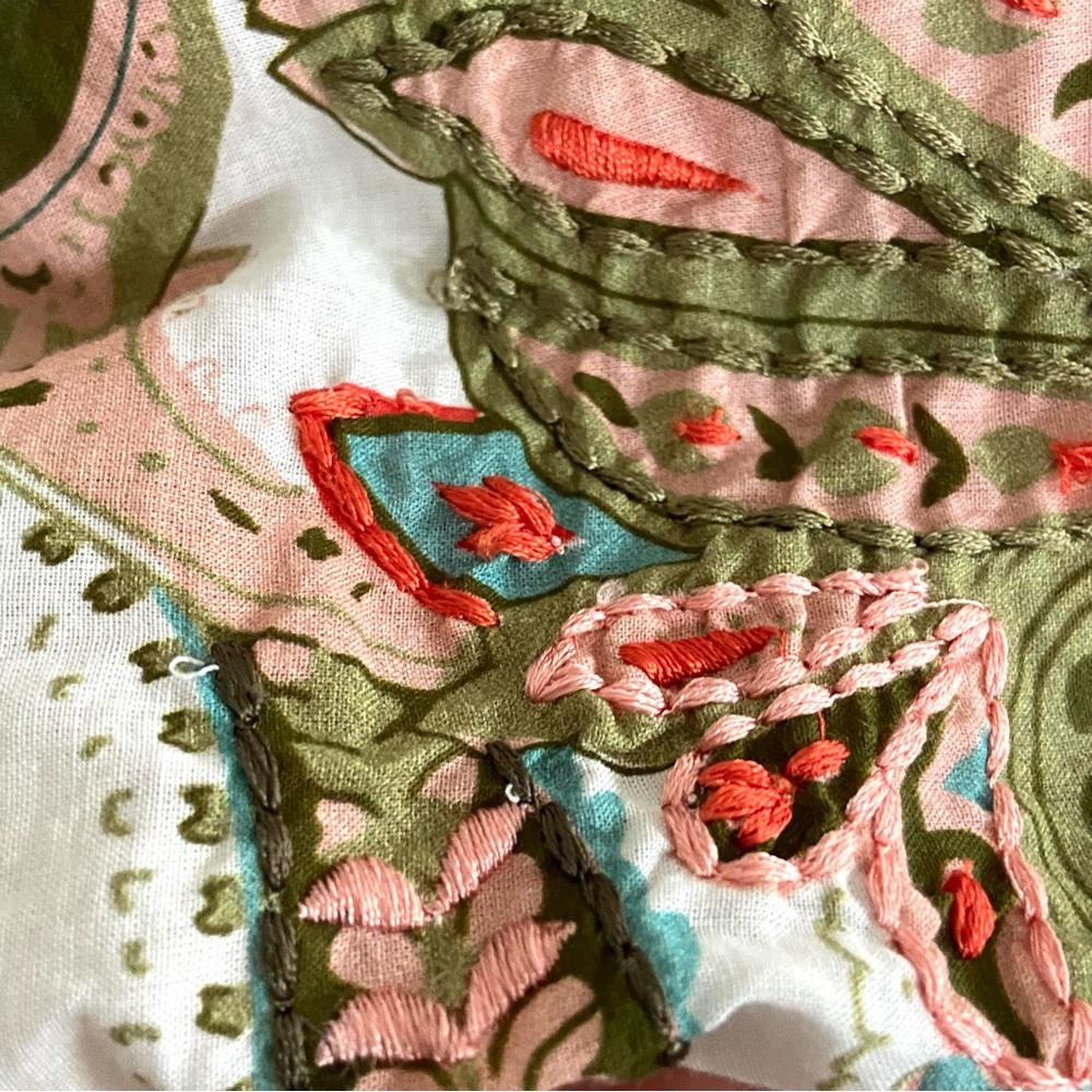 3/$25 Chicos embroidered summer tunic L - Picture 8 of 8